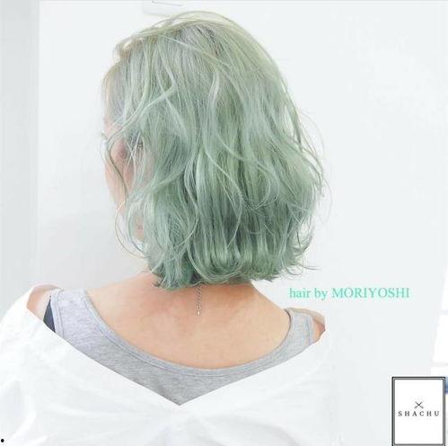 短发染色图片,时尚新潮流的瞬间捕捉